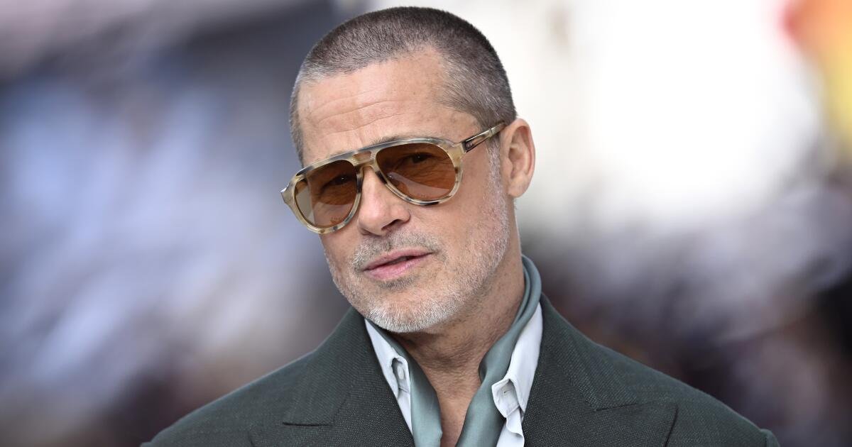 You are currently viewing Brad Pitt reveals that he’s drinking again after 7 years of sobriety but ‘not in big quantities’