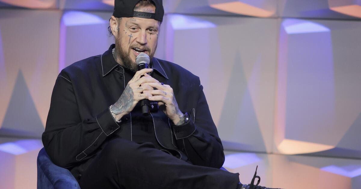 Read more about the article Jelly Roll announces break to ‘heal’ post-divorce from Bunnie XO