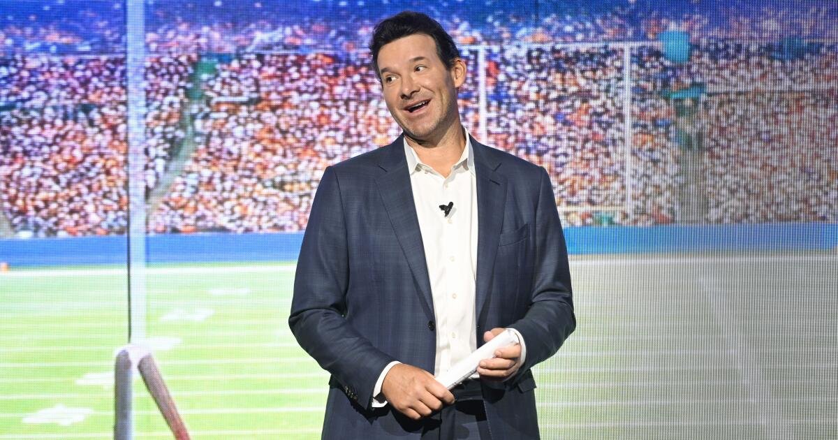 You are currently viewing What Tony Romo’s leave means for CBS’ NFL coverage