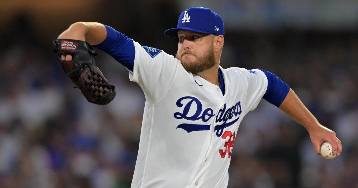 You are currently viewing Shohei Ohtani homers in return, but Dodgers’ pitching plan unravels in loss to Red Sox