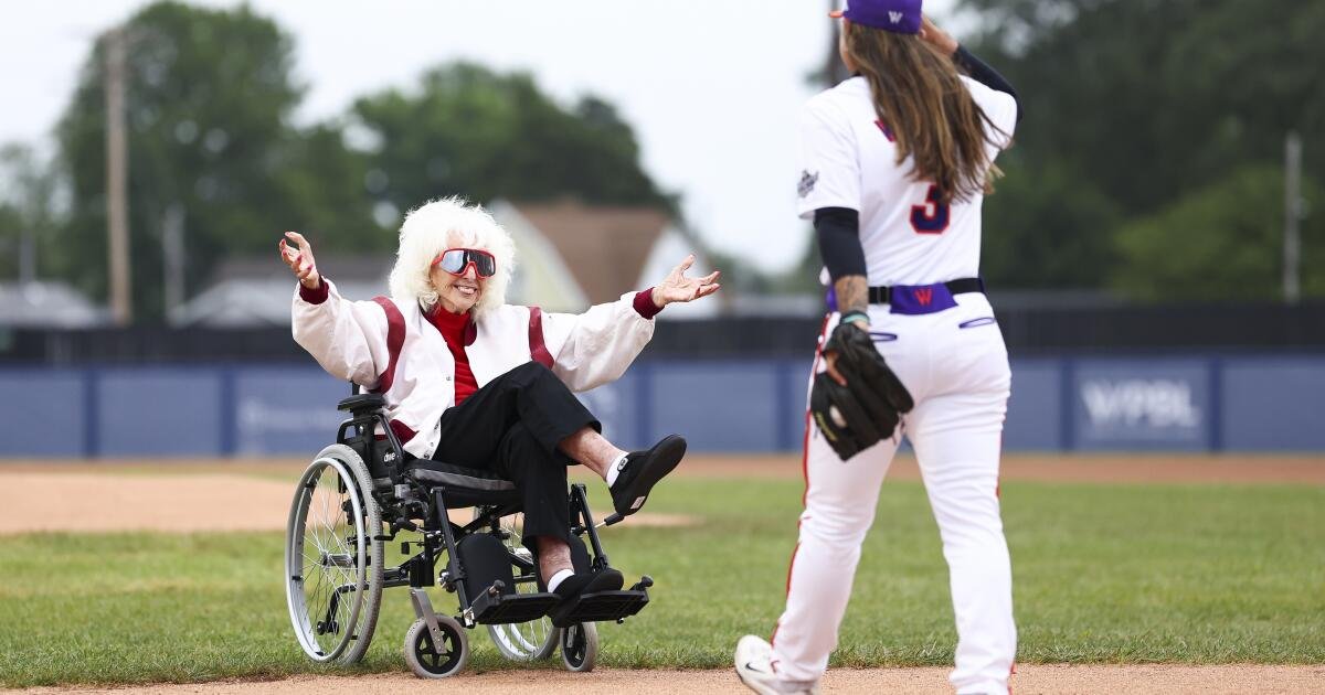 You are currently viewing Contributor: Women’s pro baseball returns, built on the shaky foundation of Title IX