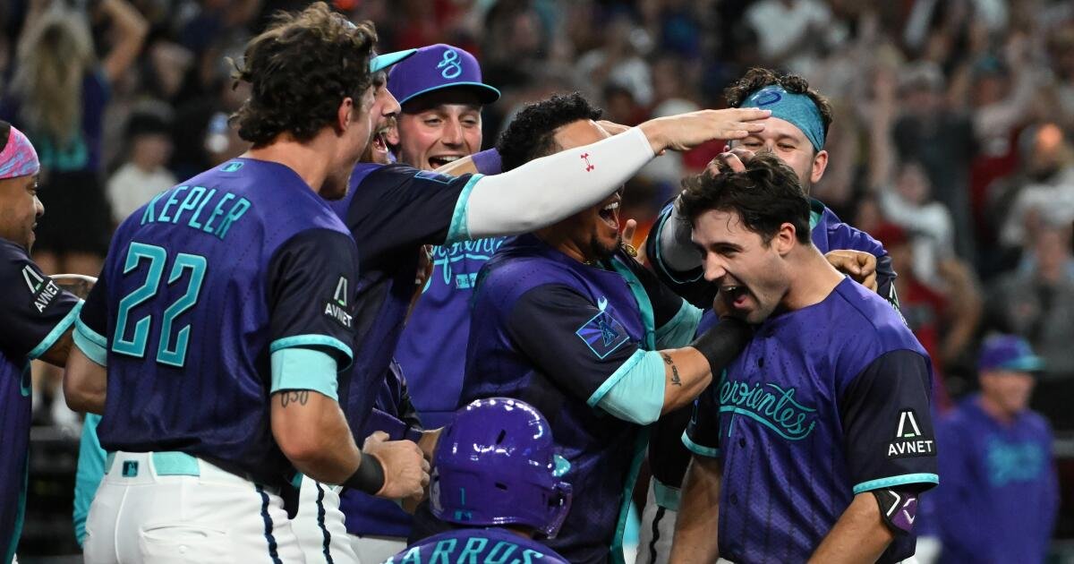 You are currently viewing Dodgers fall to Arizona on walk-off homer as losing skid hits 7