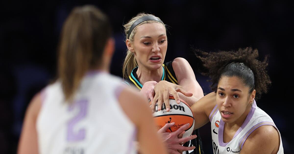 You are currently viewing Furious Sparks comeback fades in final minute of loss to Golden State
