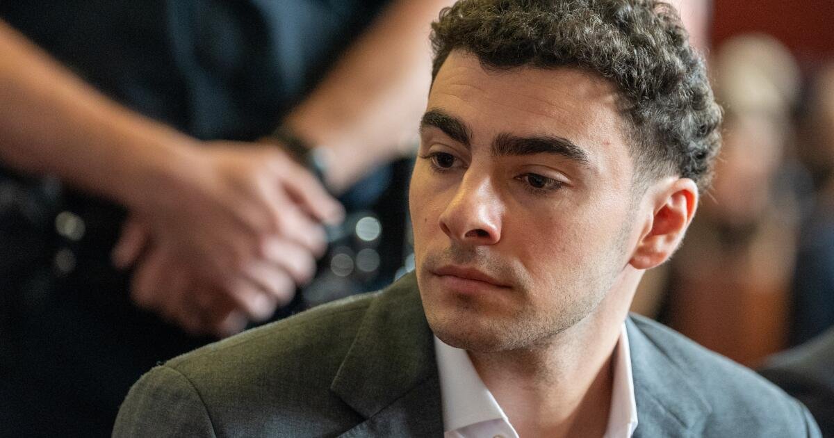 You are currently viewing Luigi Mangione expected to plead guilty in federal case in healthcare CEO killing, AP source says