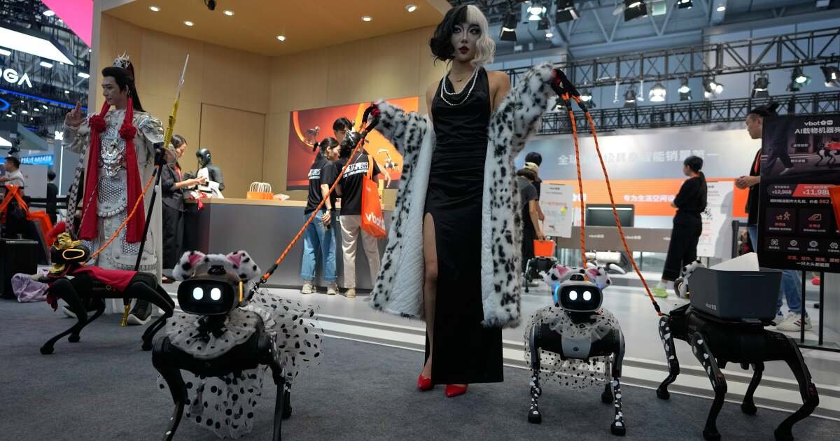 Read more about the article China’s robot dogs and humanoids dazzle Beijing crowd amid U.S. security fears