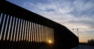 Read more about the article Federal judge lets Homeland Security build border wall through small Texas town’s levee system