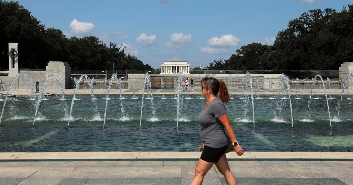 You are currently viewing Arrest announced in vandalism of World War II Memorial in Washington