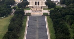 Read more about the article Trump says Pirro ‘folded like an umbrella’ in bid to drop Reflecting Pool vandalism charges