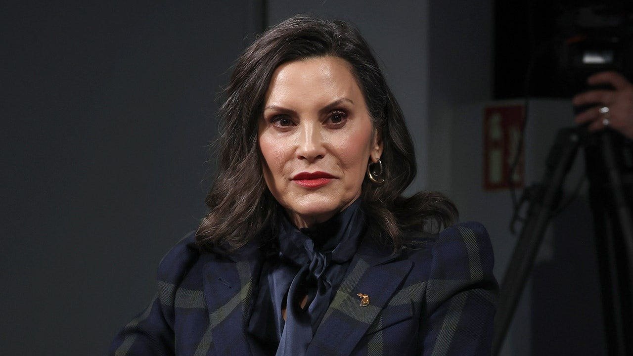 You are currently viewing Michigan Gov. Whitmer supports El-Sayed after backing opponent in primary