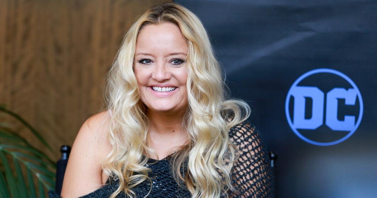 You are currently viewing ‘The Office’ star Lucy Davis has incurable breast cancer after finding tiny ‘hard spot’