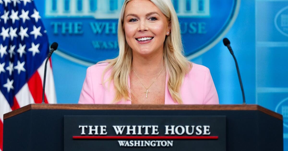 You are currently viewing White House press secretary Karoline Leavitt, one of Trump’s top advocates, to step down