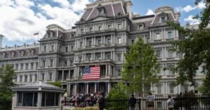 Read more about the article Judge rules paint tests on Eisenhower Building can proceed, advancing Trump’s makeover plans for now
