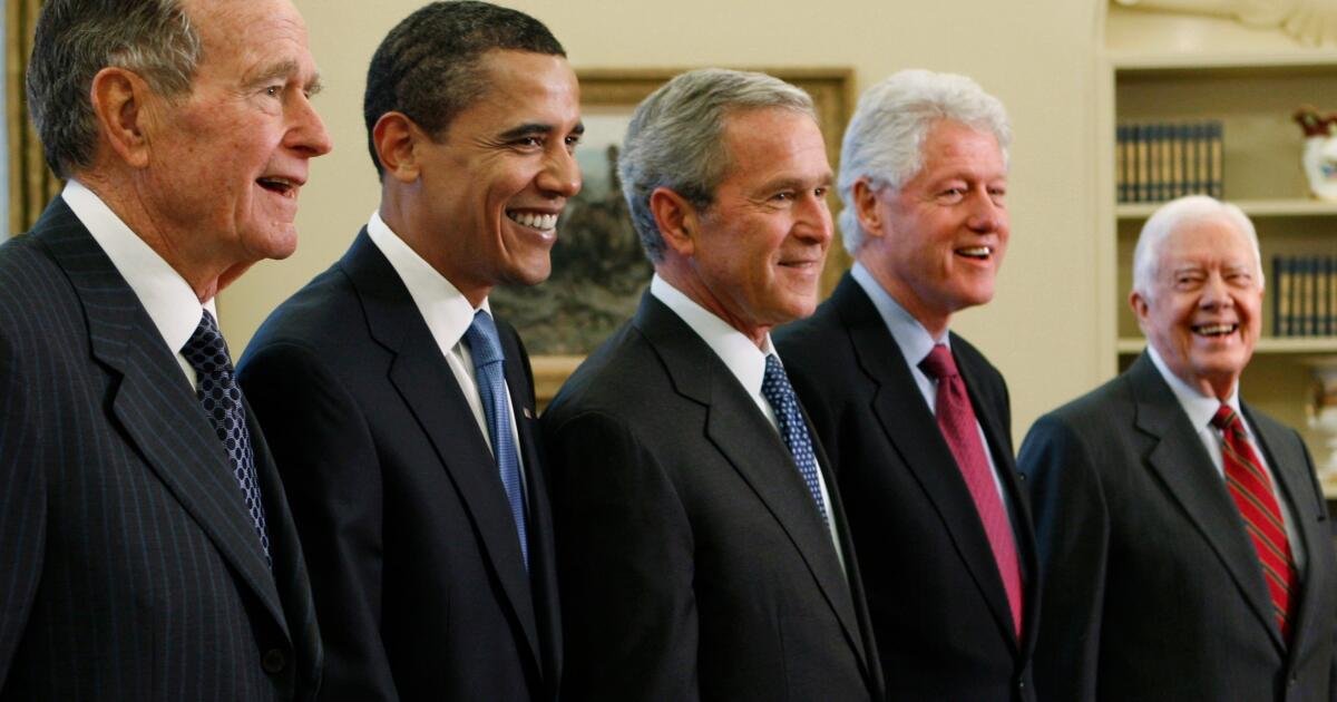 You are currently viewing Trump goes unmentioned but not ignored as Clinton, Bush and Obama step up as essayists on presidents