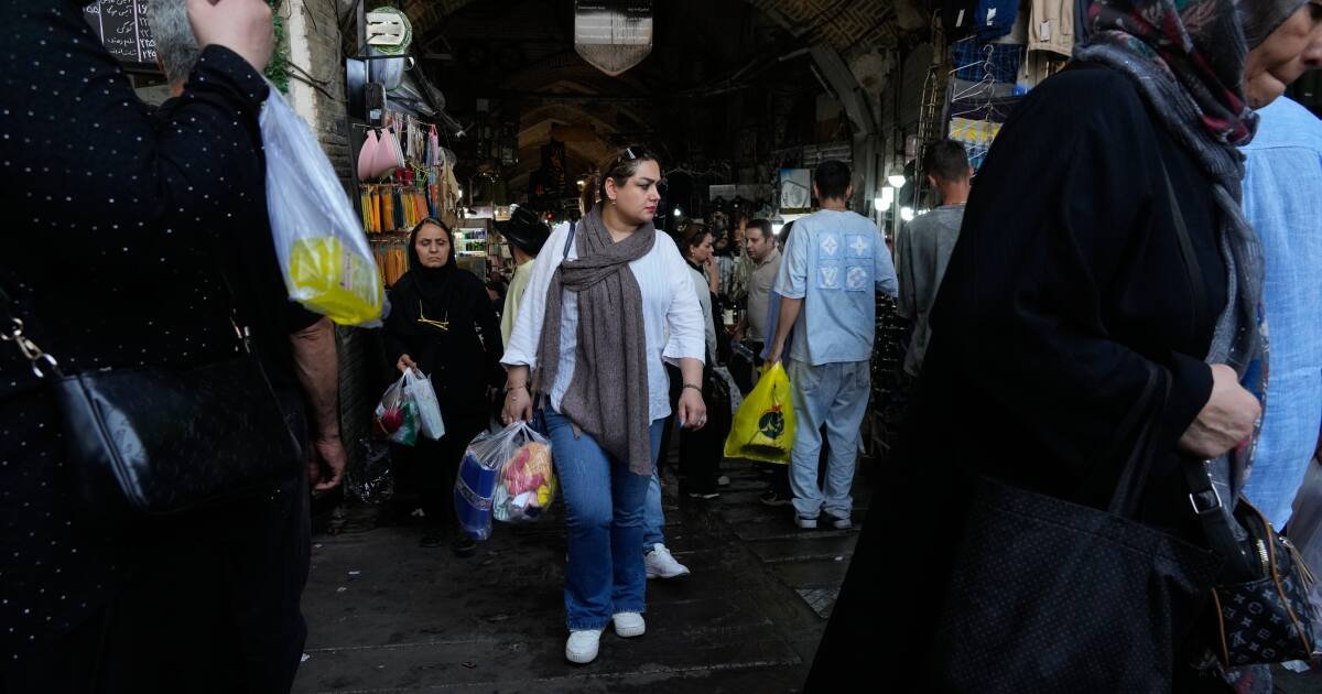 You are currently viewing Iran makes new demands for opening Strait of Hormuz