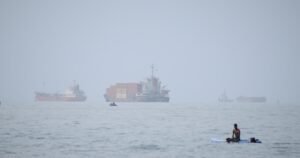 Read more about the article Iran and Oman make progress on a deal to reopen the Strait of Hormuz, officials say