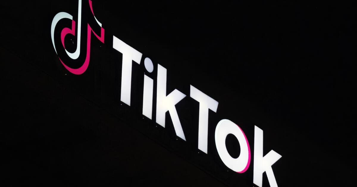 You are currently viewing TikTok to close Nashville office, lay off 250 employees