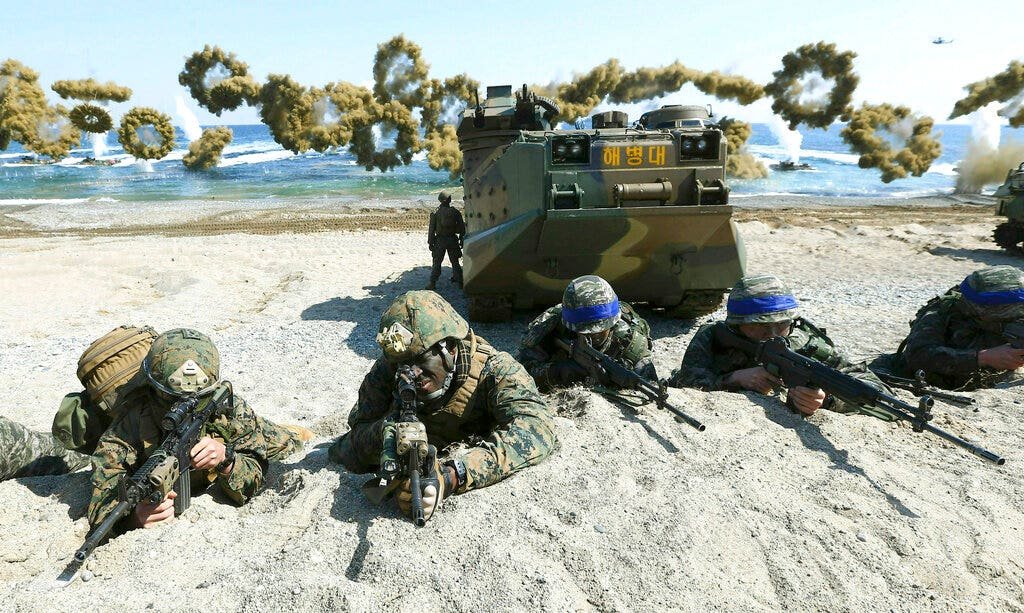 Read more about the article Trump scales back South Korea drills to lure Kim Jong Un to talks