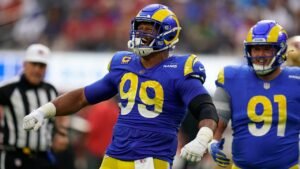 Read more about the article Aaron Donald holds formal workout with Rams amid NFL comeback talks
