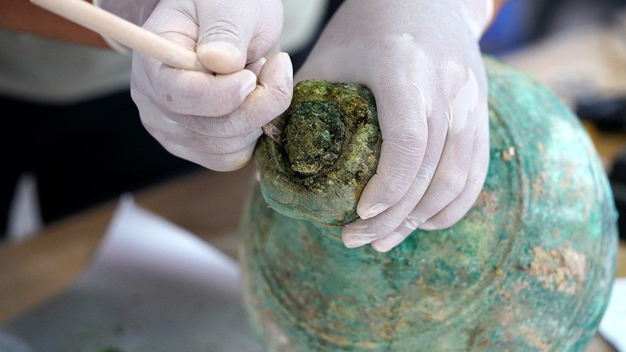 You are currently viewing Ancient Chinese alcohol found sealed in a Qin tomb for 2,200 years