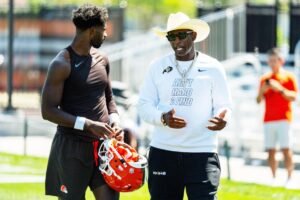 Read more about the article Deion Sanders hints at ânew toesâ during Shedeur exchange at Browns camp