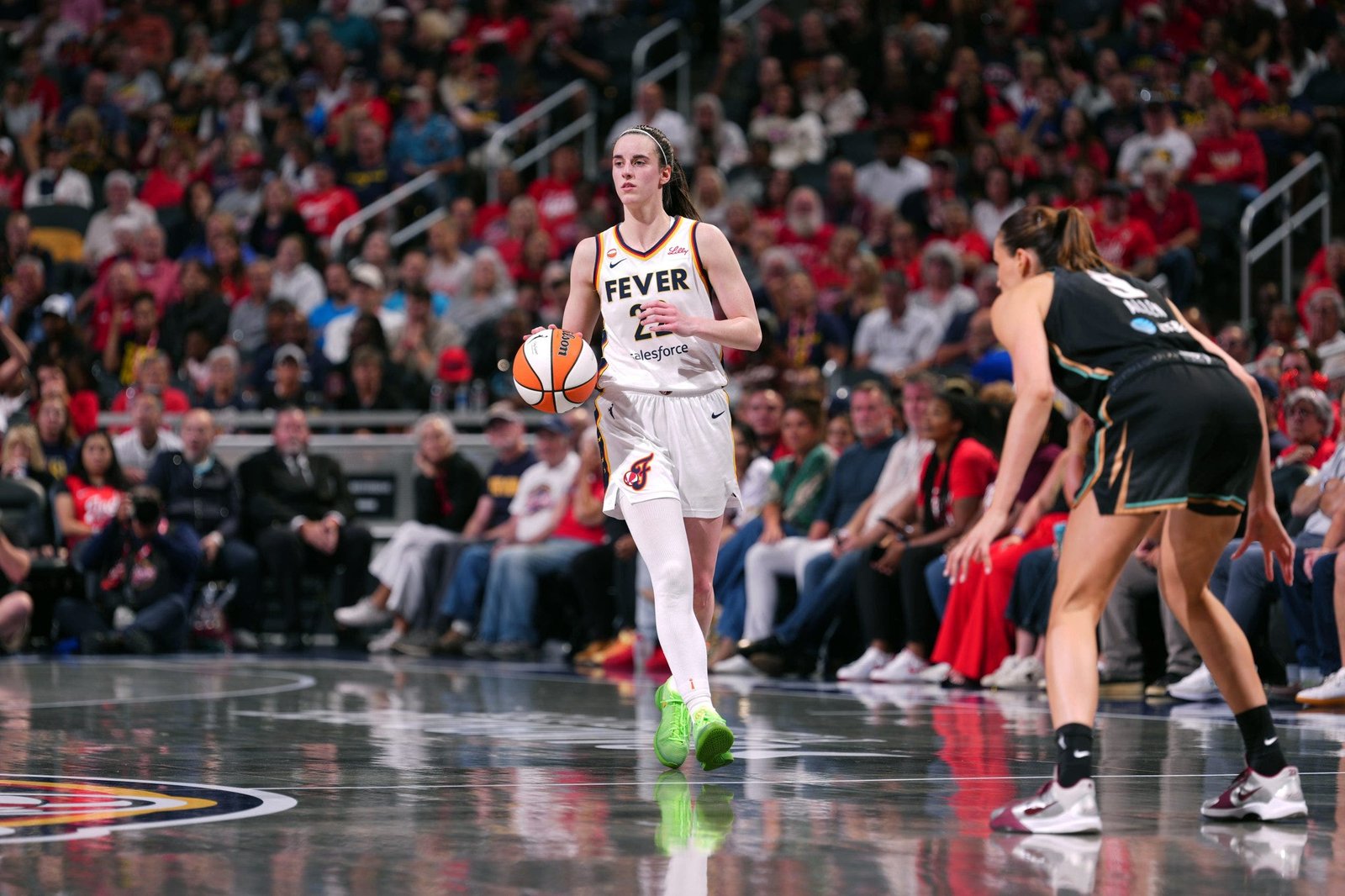 You are currently viewing Caitlin Clark, Kelsey Mitchell power Fever past Liberty, lift Indiana atop Eastern Conference