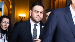 Read more about the article Rep. Gabriel Vasquez voted against no tax on tips but seeks expansion