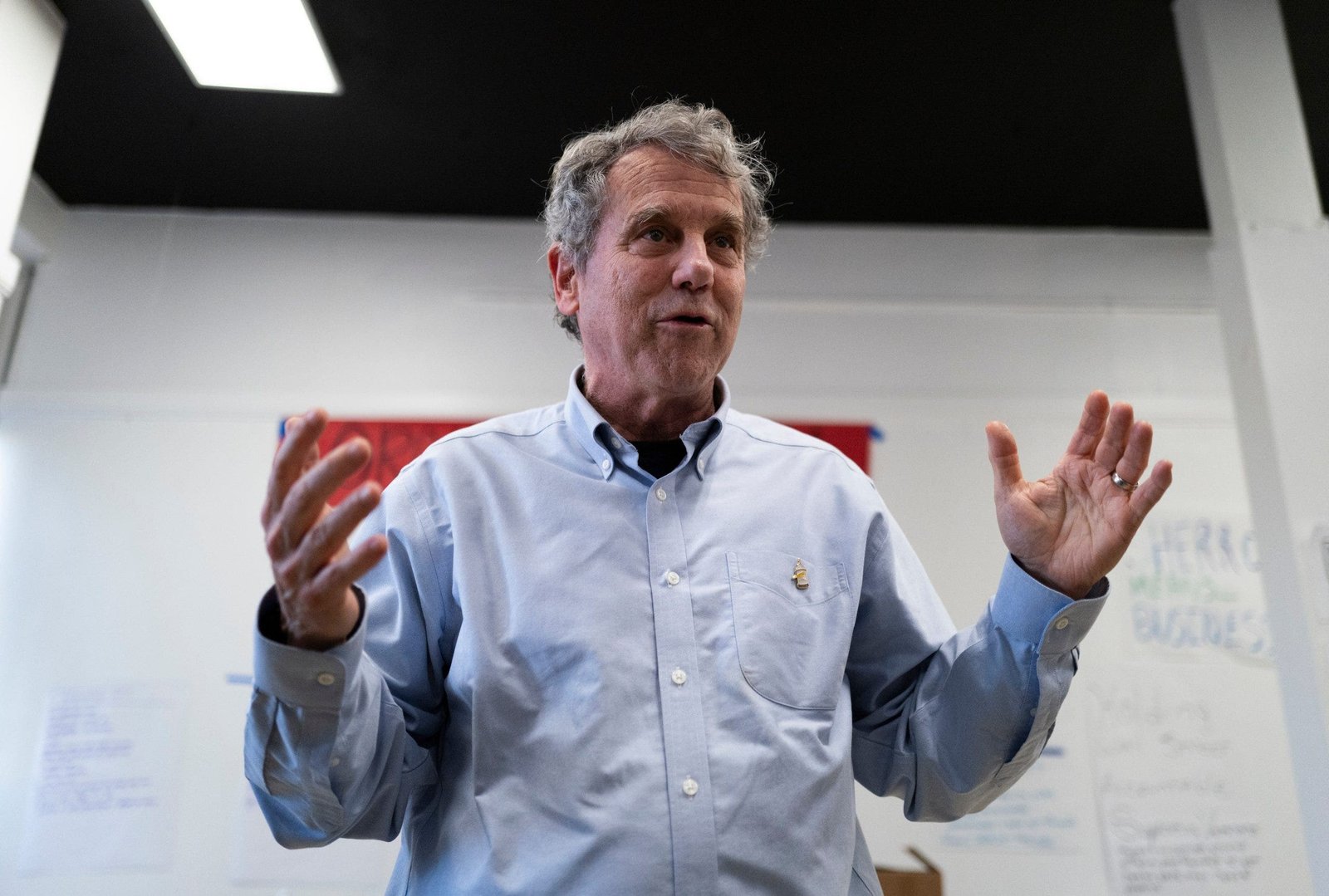 You are currently viewing Sherrod Brown once praised Amazon datacenter he now opposes in Ohio