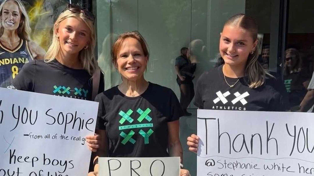 You are currently viewing NCAA softball player reveals alleged encounter with pro-trans counterprotesters at Sophie Cunningham rally