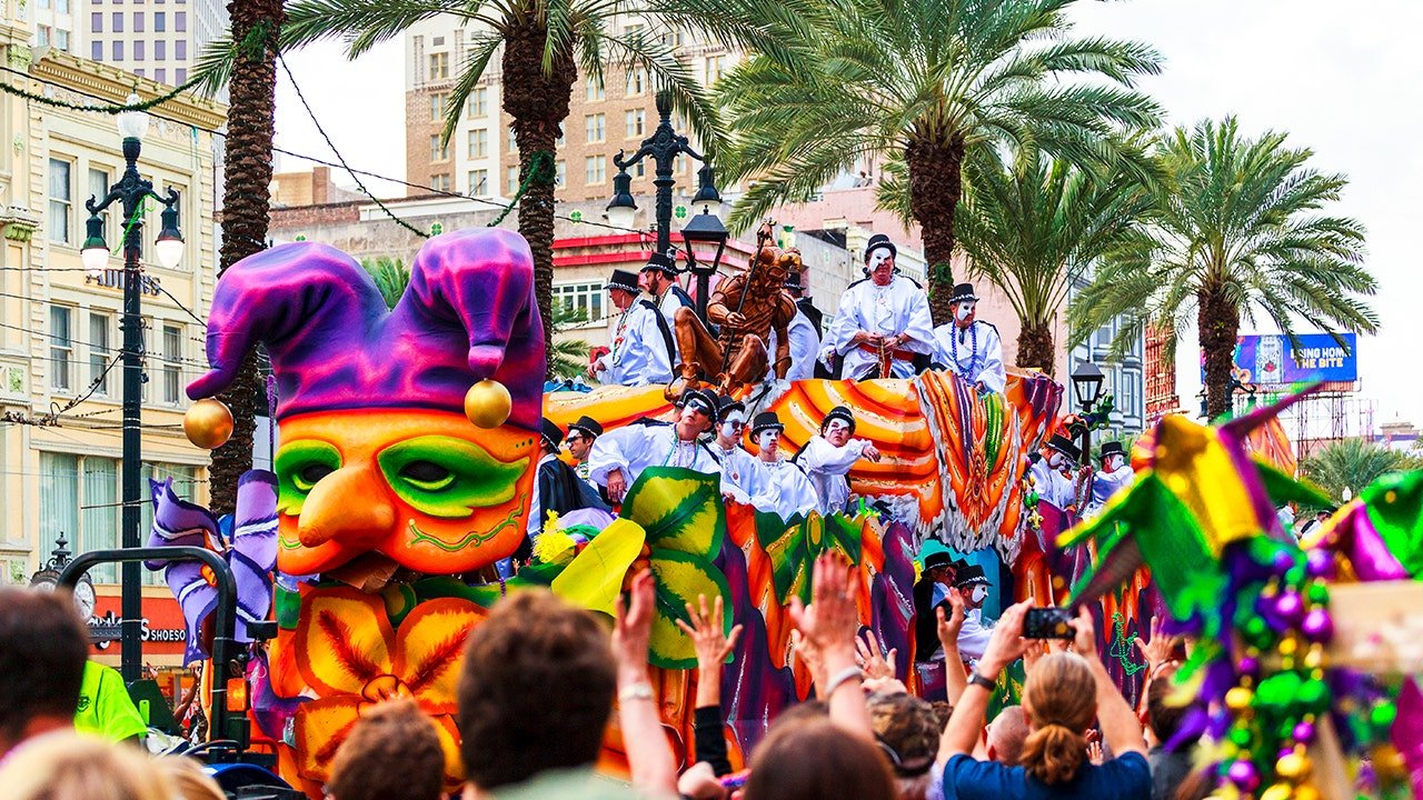 You are currently viewing Tulane Green Wave wins offseason ‘uniform wars’ with their Mardi Gras-inspired threads