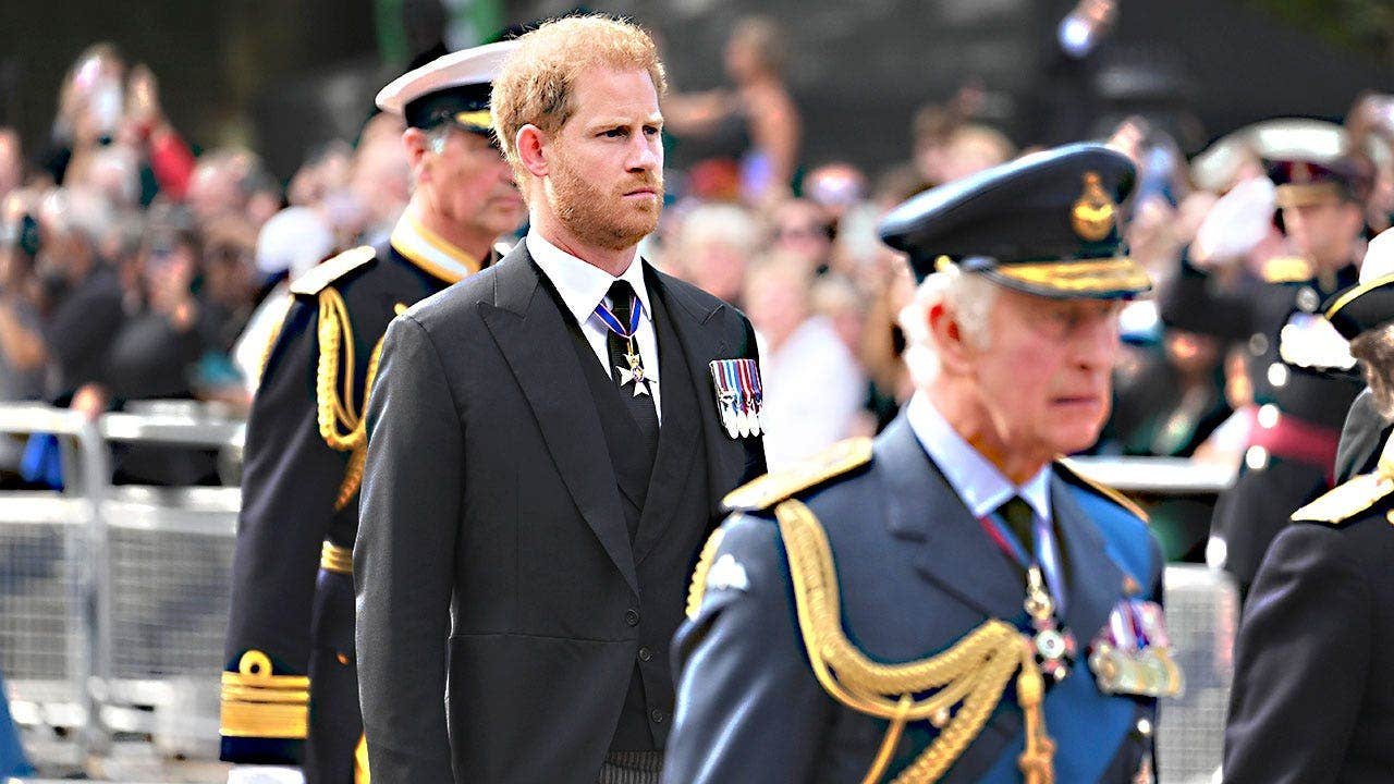 You are currently viewing Buckingham Palace room offered to Prince Harry amid William’s concerns: experts