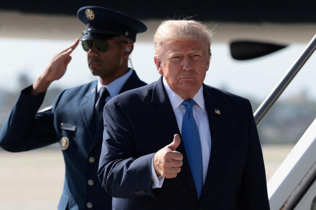 You are currently viewing President Trump lands in Los Angeles for SoCal visit and fundraiser