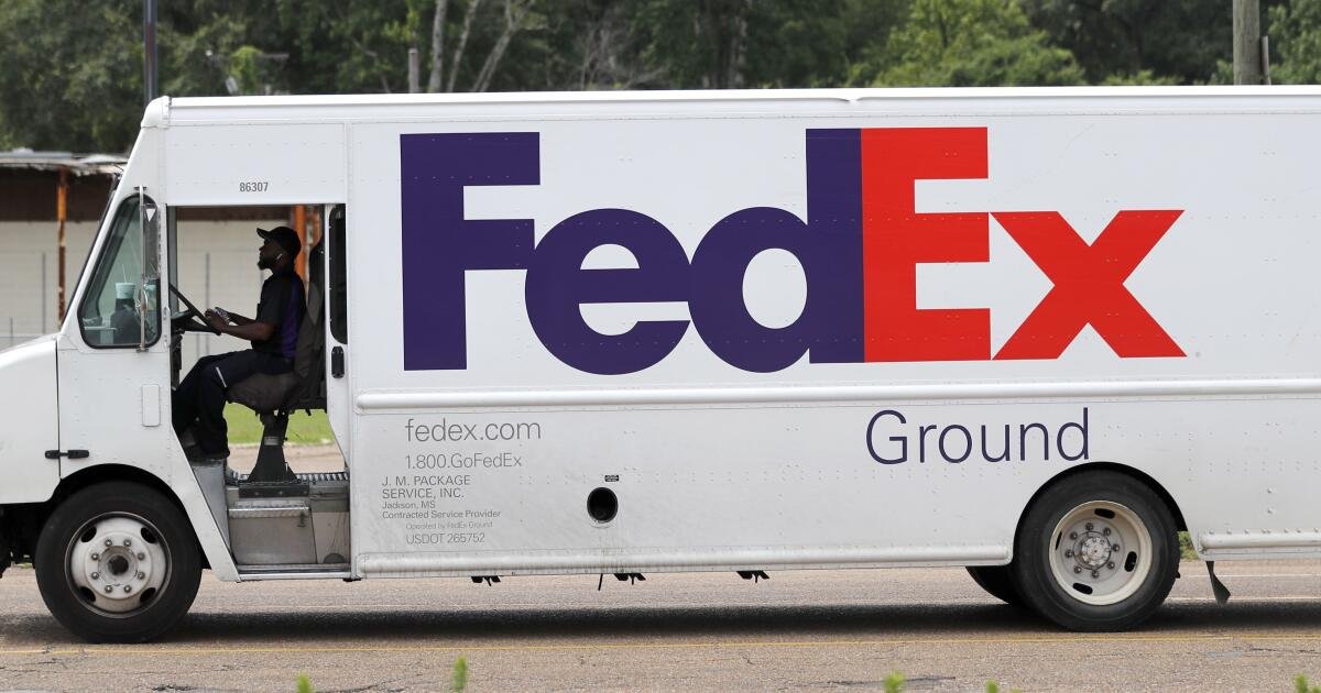 You are currently viewing FedEx and others announce layoffs in Southern California