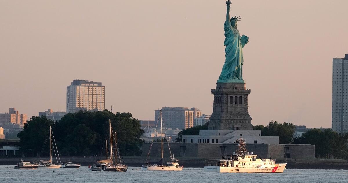 Read more about the article Boat capsizes in New York Harbor, killing a woman and her 5-month-old baby