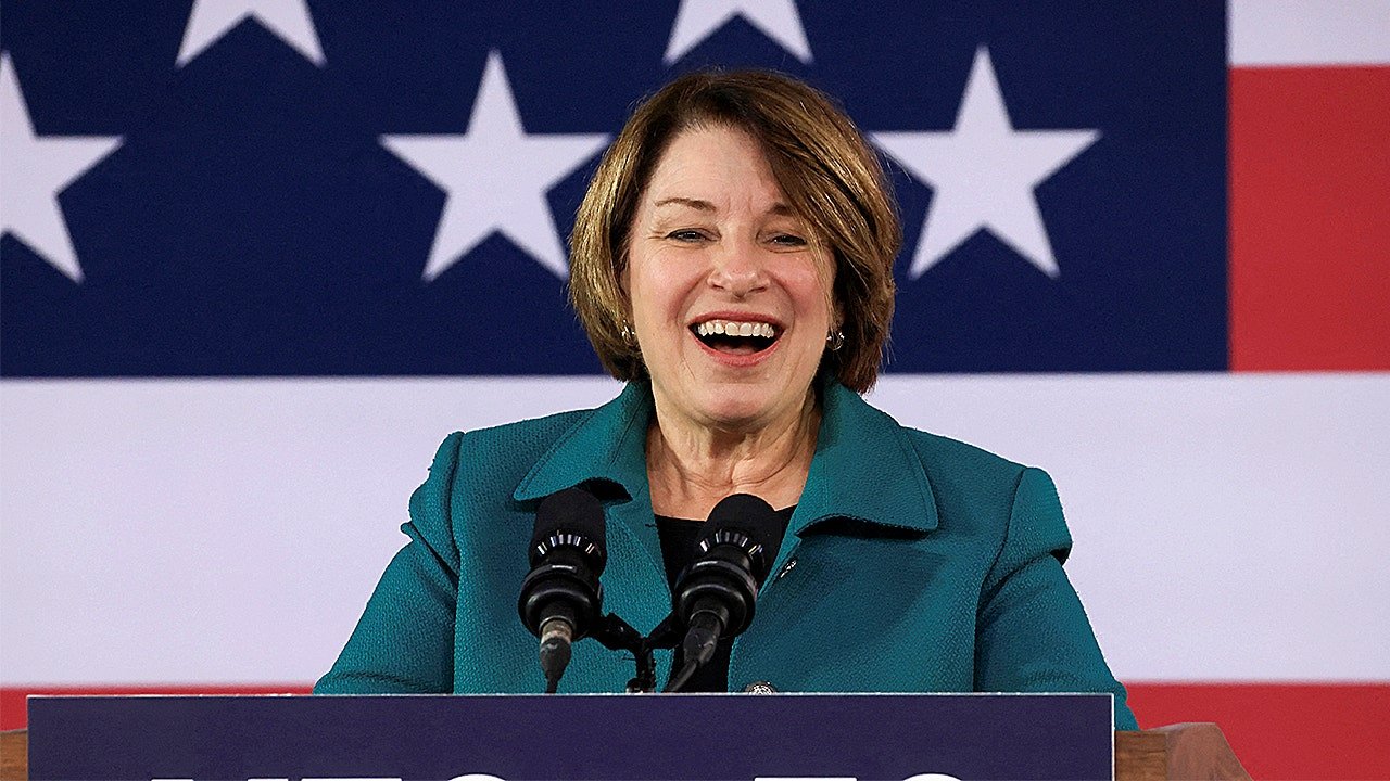 You are currently viewing Amy Klobuchar wins Minnesota governor primary amid a fraud scandal