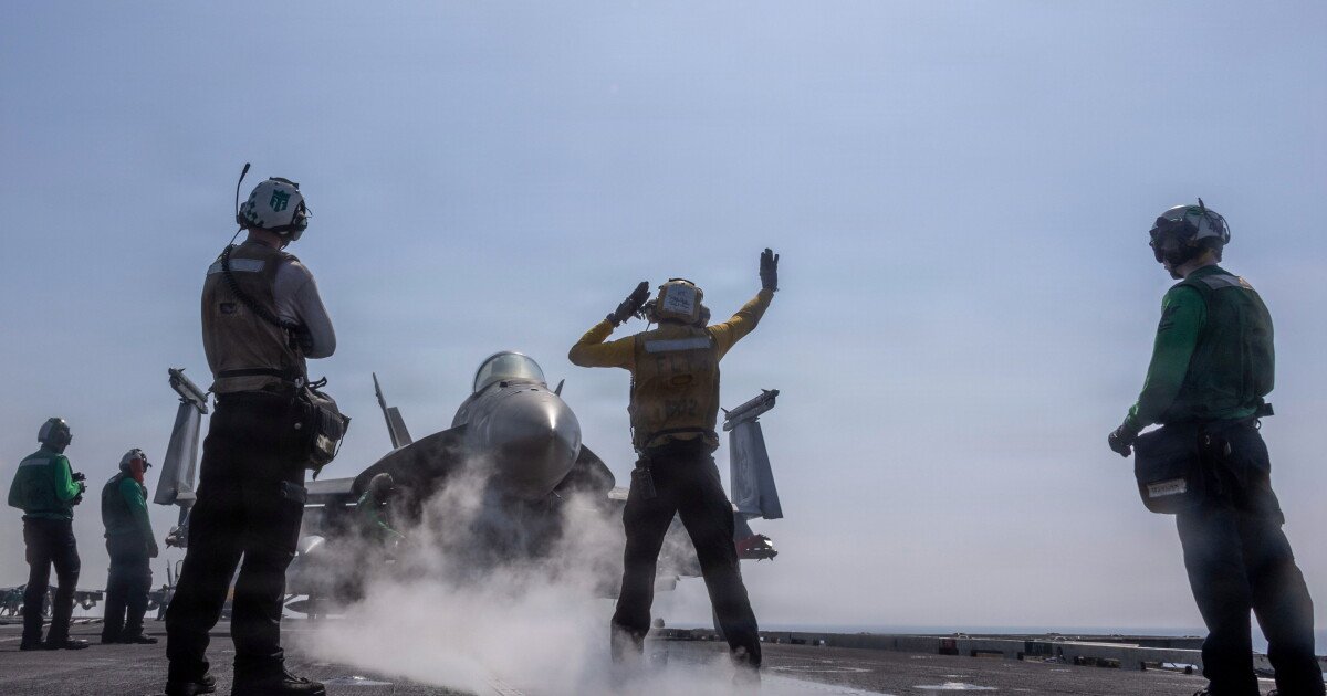 You are currently viewing Sen. Ruben Gallego on handling of USS Lincoln conditions: ‘That’s not proper leadership’