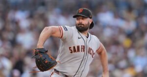 Read more about the article Padres acquire Robbie Ray from Giants, Casey Mize from Tigers for another playoff push