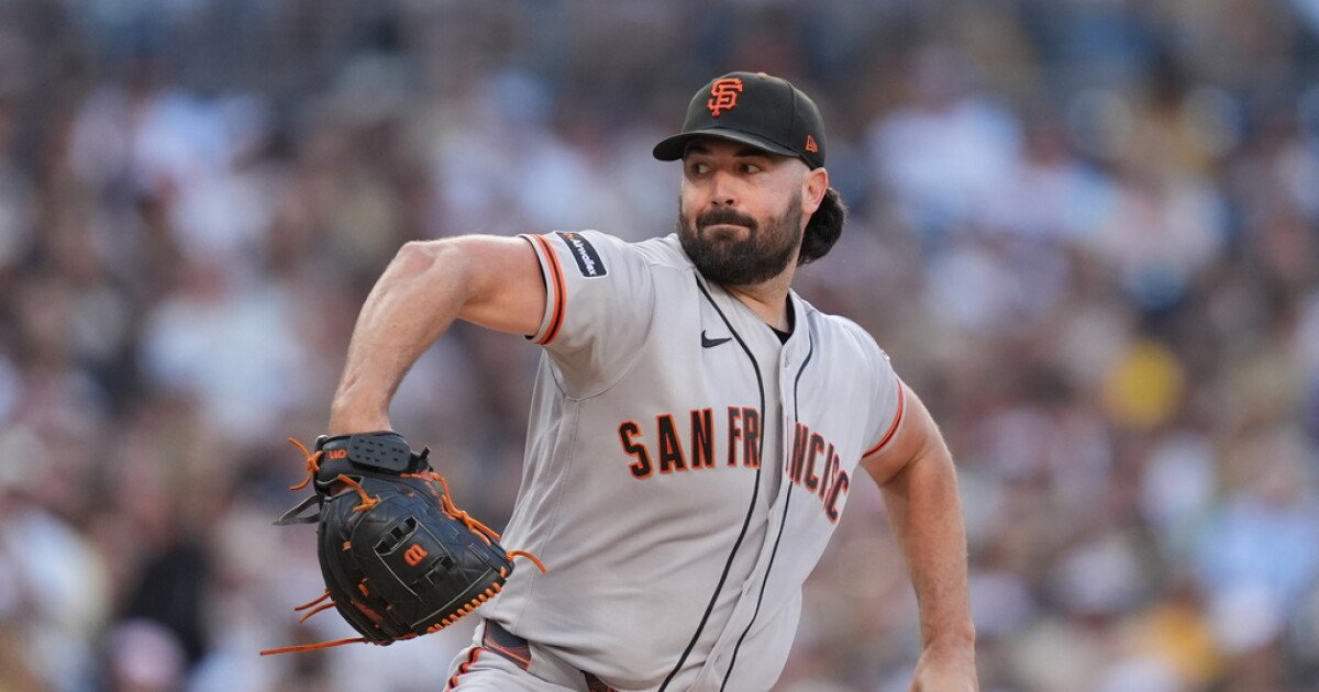 You are currently viewing Padres acquire Robbie Ray from Giants, Casey Mize from Tigers for another playoff push