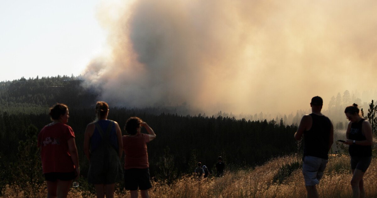 You are currently viewing Thousands of people under evacuation order from wildfires in Spokane, Wash.