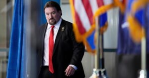 Read more about the article Judge drops Nevada case against electors accused of forging certificate in 2020 election