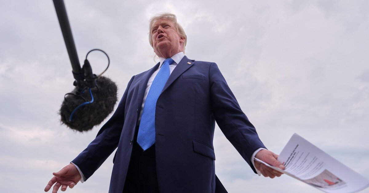 You are currently viewing Families of USS Lincoln crew say Trump should be ‘ashamed’ of conditions on board