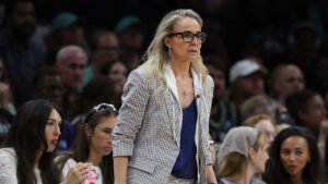 Read more about the article Becky Hammon defends Aces stars sitting out during back-to-back game