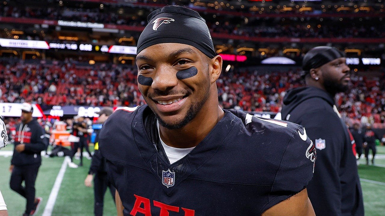 You are currently viewing NFL news: Falcons’ Bijan Robinson becomes highest-paid running back in history