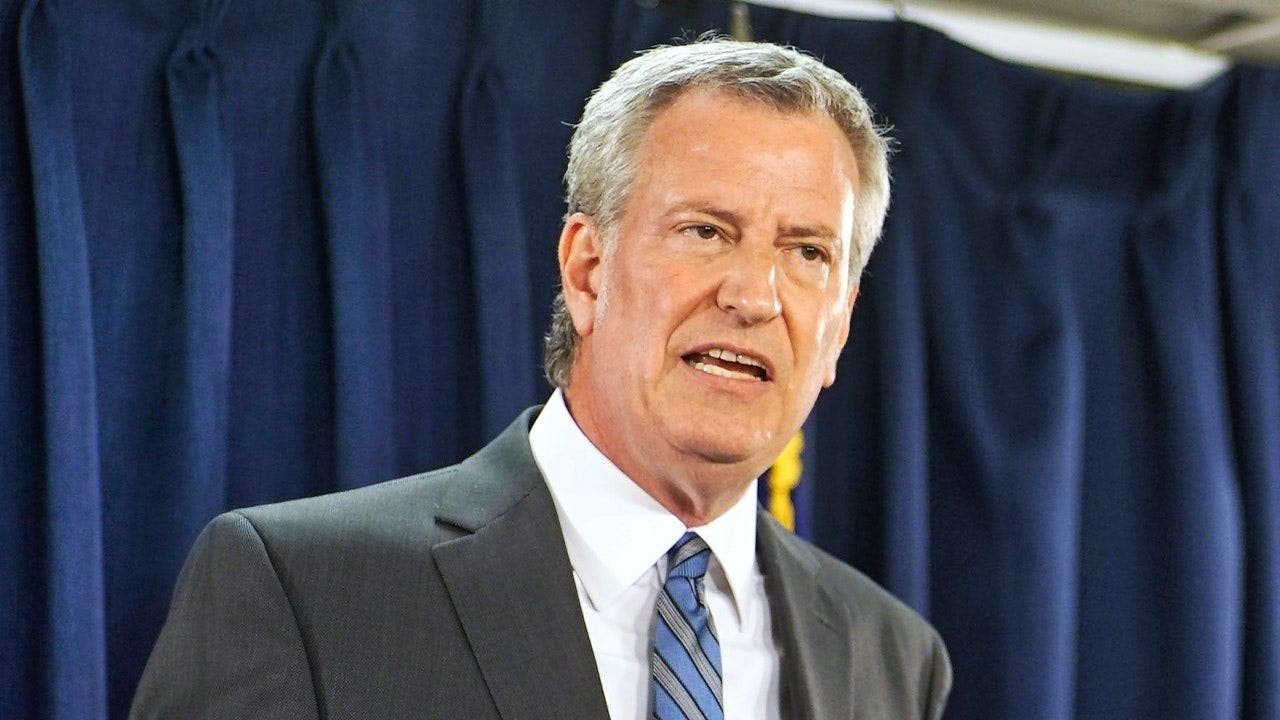Read more about the article Bill de Blasio says Democratic socialist leaders like AOC, Mamdani keep winning