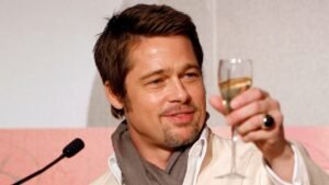 Read more about the article Brad Pitt’s ‘restrained’ drinking after sobriety comes with risk, expert warns