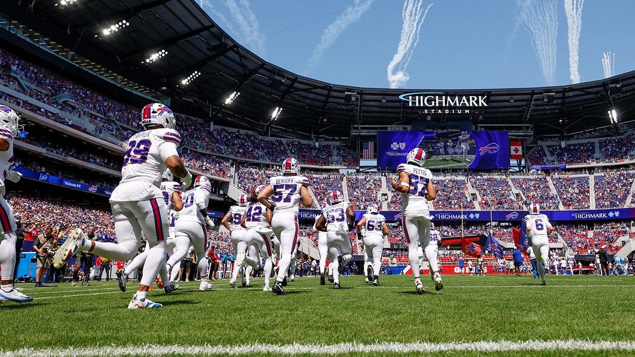 You are currently viewing Ryan Fitzpatrick says friends raving about Highmark Stadium despite harsh critics: ‘Absolutely unbelievable’
