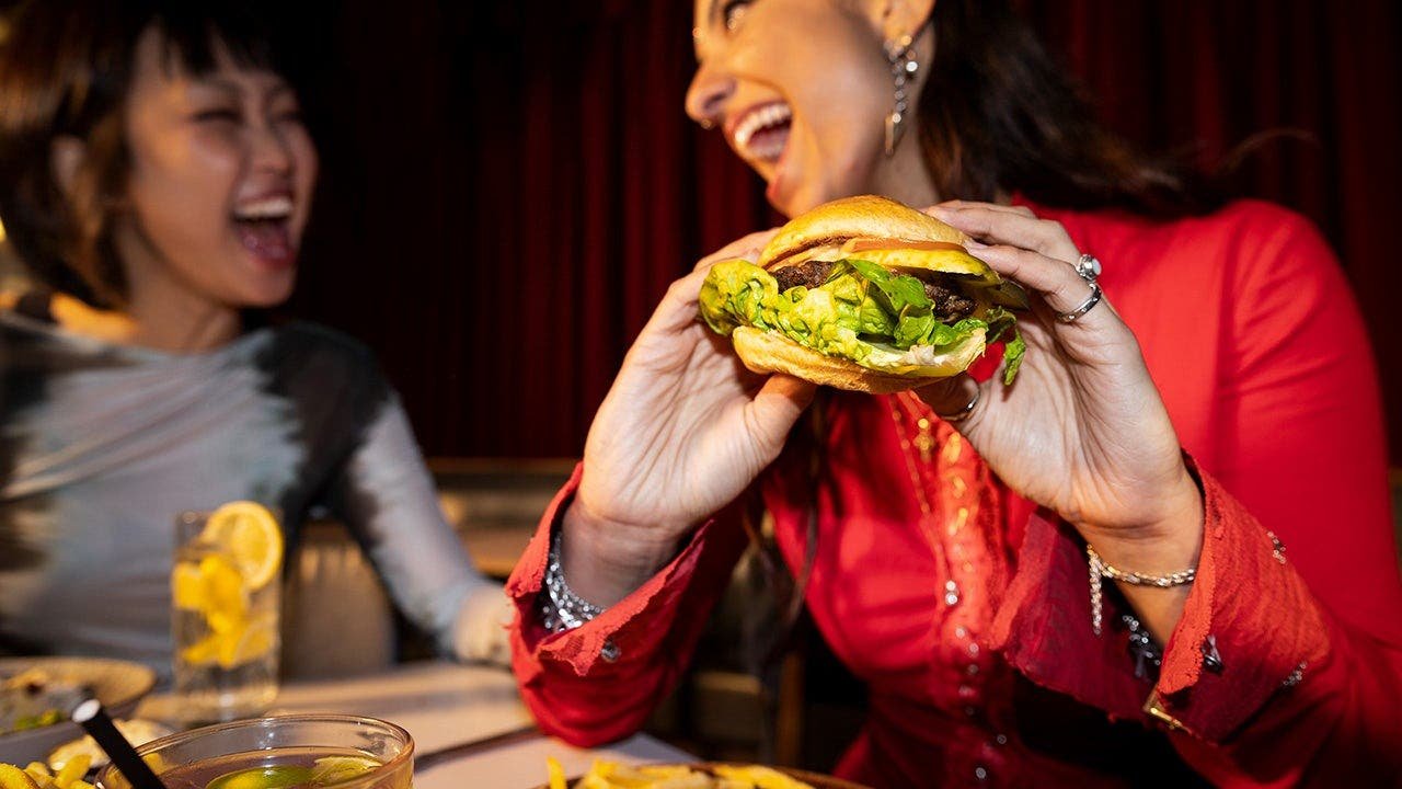 You are currently viewing Habit Burger Double Char wins best fast-food burger third year in a row