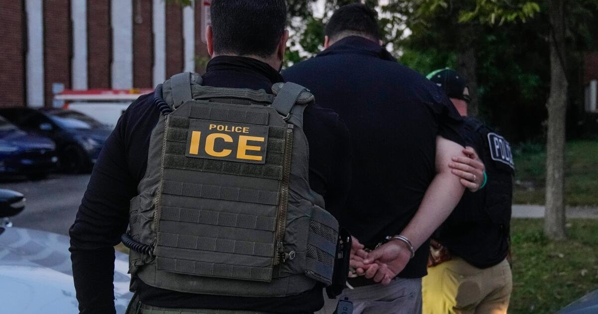 You are currently viewing Trump remains unpopular, but Republicans still back him on immigration, poll shows