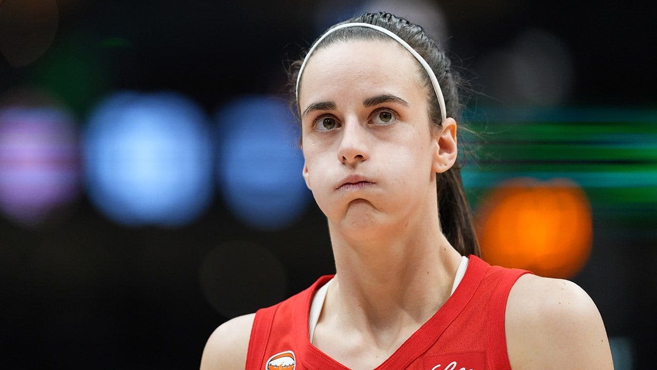 You are currently viewing Caitlin Clark finally addresses transgender-athlete controversy, carefully avoids taking a side