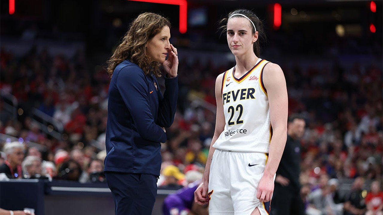 Read more about the article Caitlin Clark felt ‘sick’ hearing Fever fans boo head coach Stephanie White following her pregame rant