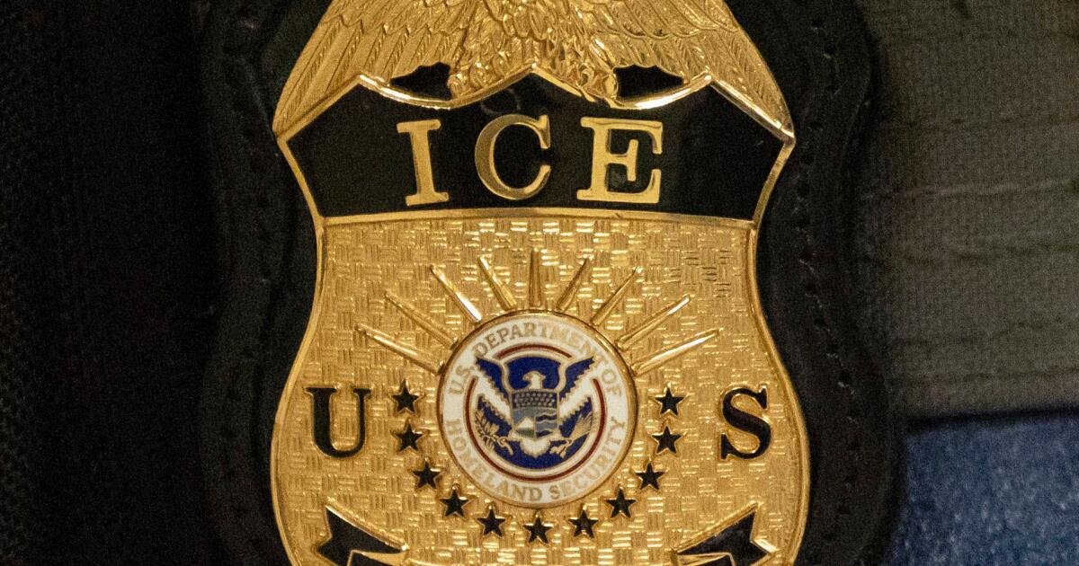 You are currently viewing ICE pitches legal insurance to help shield local officers who make immigration arrests